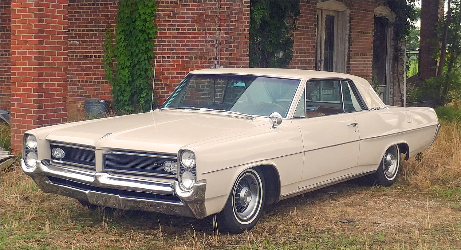 Matthew's 1964 Pontiac Grand Prix